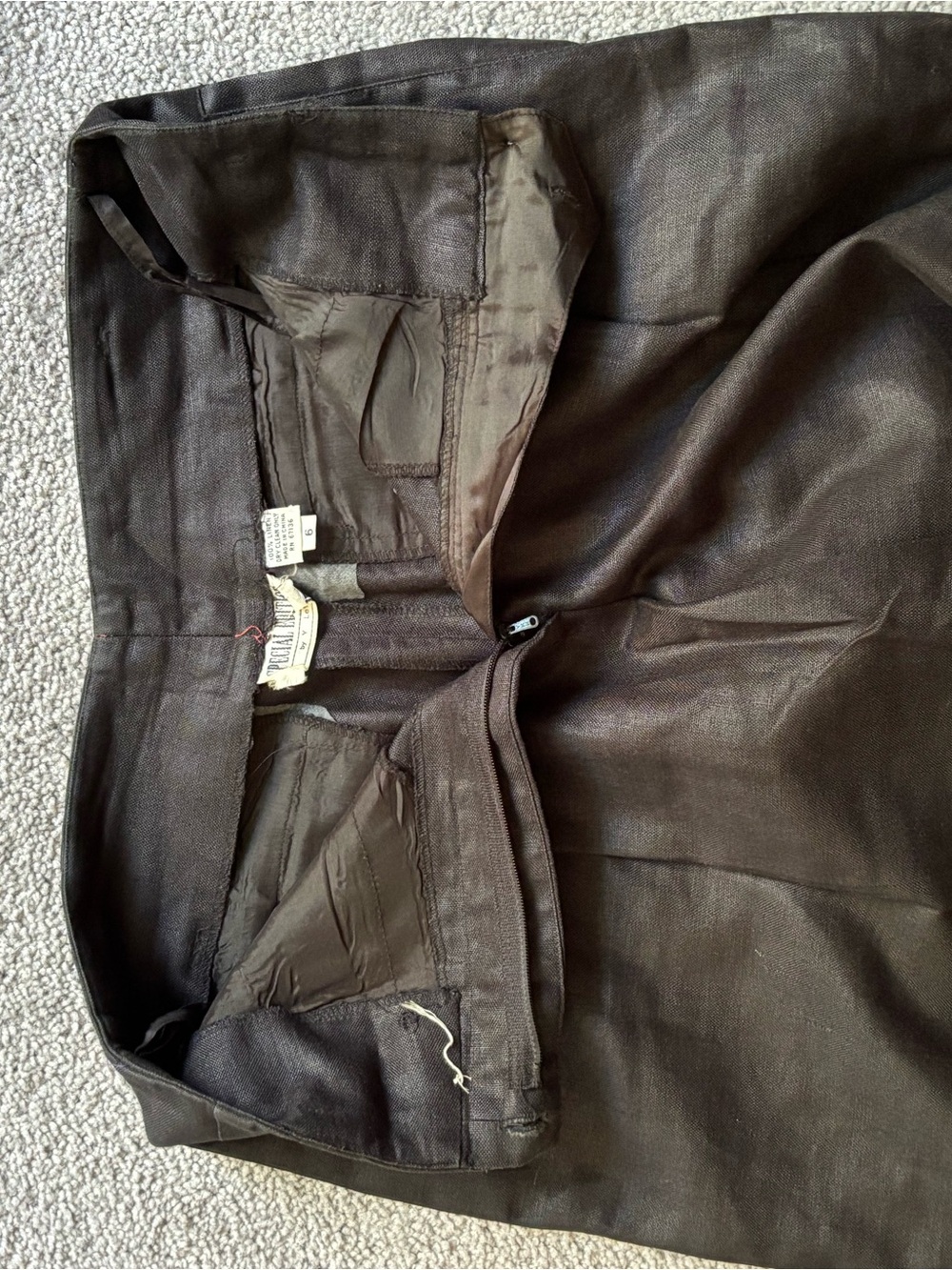 Vintage High-Waisted 100% Linen Shorts - Picture 4 of 12